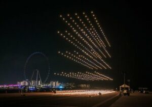 بلند شدن هزاران پهپاد از امارات /عکس