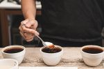 چگونه قهوه را مثل حرفه‌ای‌ها تست و آنالیز کنیم؟ (کاپینگ قهوه چیست؟)