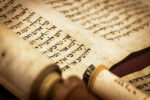 شبهای ادیان به معرفی تاریخ، باورها و آیین های یهودیت می پردازد