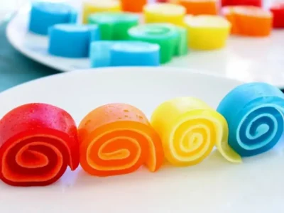 طرز تهیه ژله رولی با بستنی/ دستور ساده برای دسری مجلسی و خوش‌طعم