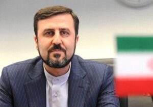 غریب‌آبادی: عدم صدور ویزا برای اعضای فدراسیون فوتبال غیر قانونی است