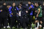 ادعای باشگاه استقلال درباره ضرب و شتم مربی آبی‌ها پس از پایان بازی+ عکس