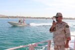 امداد رسانی مرزبانان میناب به پراید گرفتار شده در ساحل