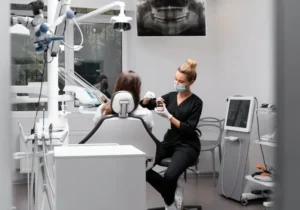 بررسی خدمات کلینیک‌ های دندانپزشکی مدرن