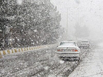 جاری شدن سیل و آبگرفتگی شدید معابر در خمین