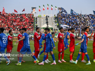حضور پرشور تماشاگران دربی ۱۰۶ در ورزشگاه امام اراک