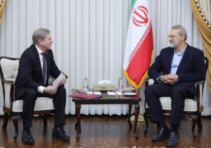 شتاب‌بخشی به کریدور شمال–جنوب نتیجه دیدار لاریجانی با نخست وزیر روسیه