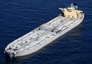 «مادورو» در نفتکش‌های حامل نفت ونزوئلا نیروی نظامی مستقر می‌کند