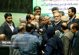 نمایندگان خواستار بسیج همه‌جانبه دولت برای حل مشکلات اقتصادی شدند