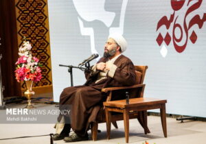 کاشانی: همه عظمت‌ها و برکات شیعیان از تربیت حضرت زهرا(س) نشأت می‌گیرد