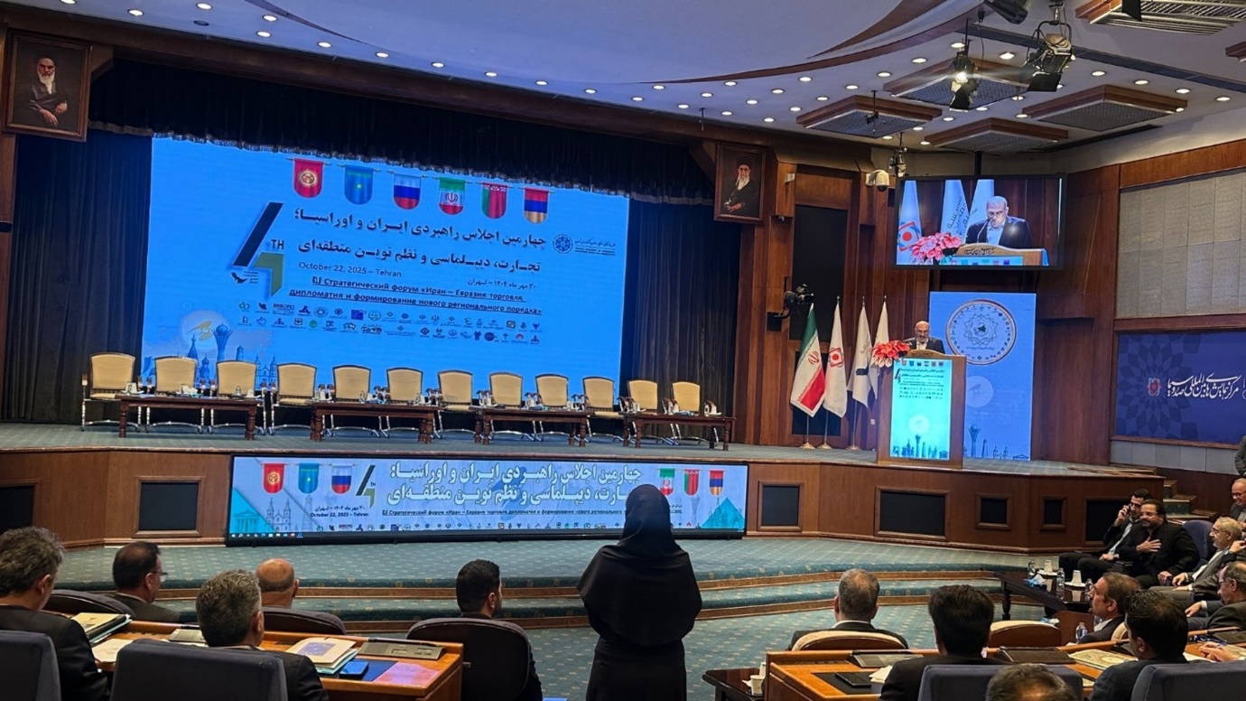 نیکنامی: تجارت خارجی ایران نیازمند بازتعریف راهبردهاست؛ قلیخان: ۲۱ مهر باید نقطه شروع یک گفتوگوی مستمر باشد نشست راهبردی تجارت خارجی ایران